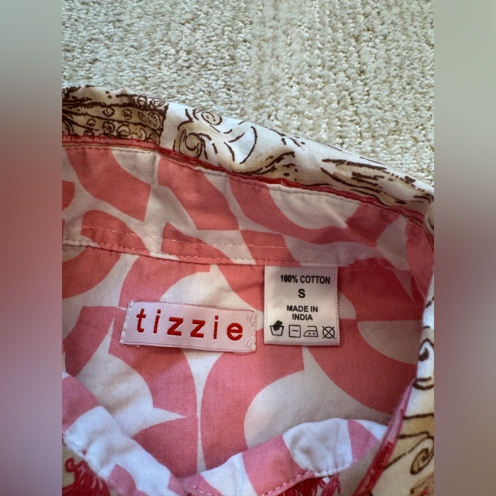 Dizzy Lizzie Tizzie
CAPE COD TUNIC buttons size S - Picture 7 of 7